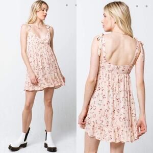 IVY & MAIN • Ditsy Surplice Tiered Floral Tank Dress